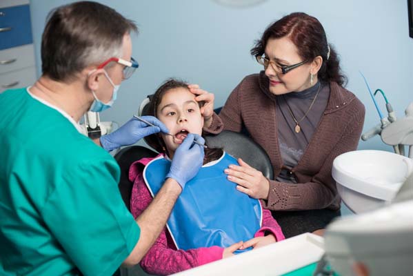 When Seeing An Emergency Pediatric Dentist Is Recommended